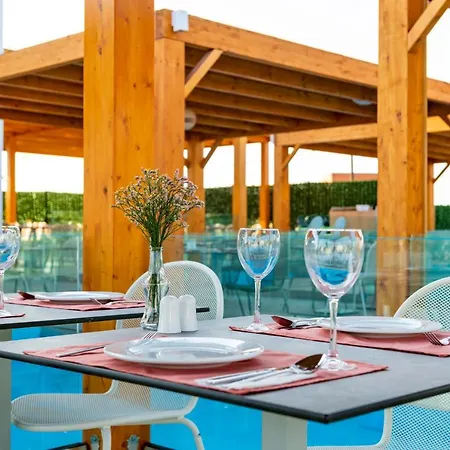 Lambi 4* コス・タウン