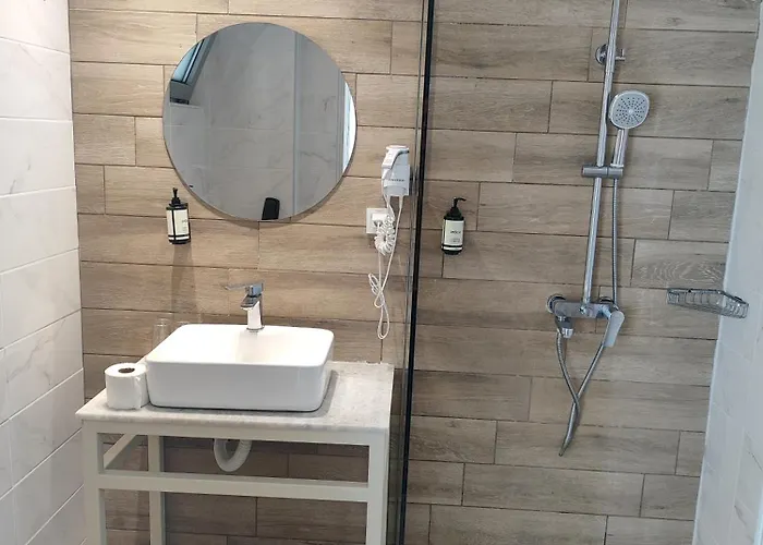 Hotel Lambi 4*