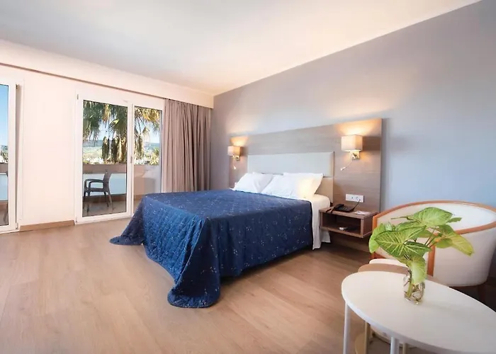 Lambi Hotel 4*